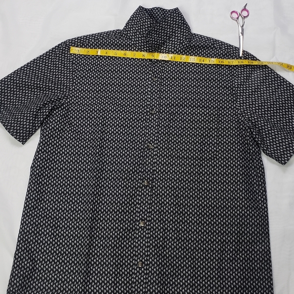 Men's Old Navy Button Up Everyday Shirt - Picture 6 of 12